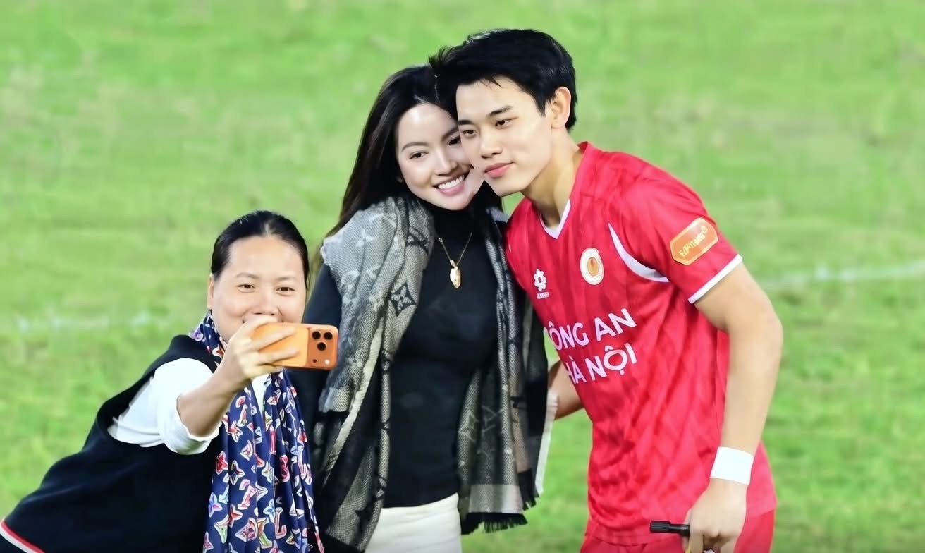 10 giây của Đình Bắc và Chu Thanh Huyền đang viral: 10 giây của Đình Bắc và Chu Thanh Huyền đang viral: