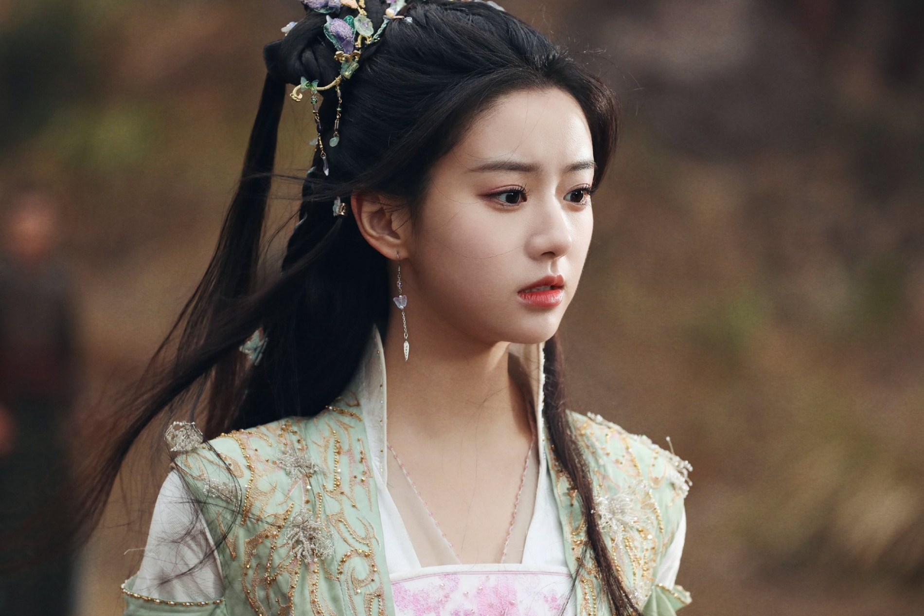 Phong hoa tuyệt đại cũng kh&ocirc;ng đủ h&igrave;nh dung mỹ nh&acirc;n n&agrave;y: Trời sinh để đ&oacute;ng cổ trang, ngắm một hồi tưởng xuy&ecirc;n kh&ocirc;ng- Ảnh 12.