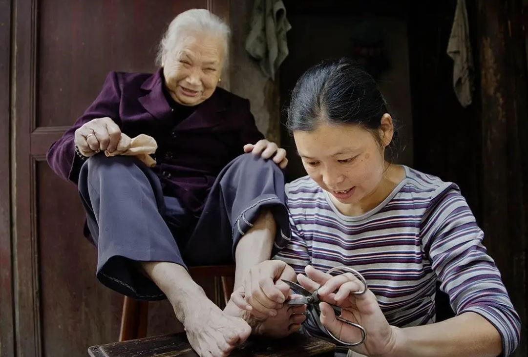 D&ugrave; gia đ&igrave;nh c&oacute; bao nhi&ecirc;u người con đi nữa th&igrave; đ&acirc;y vẫn l&agrave; người con hiếu thảo với bố mẹ nhất!- Ảnh 1.