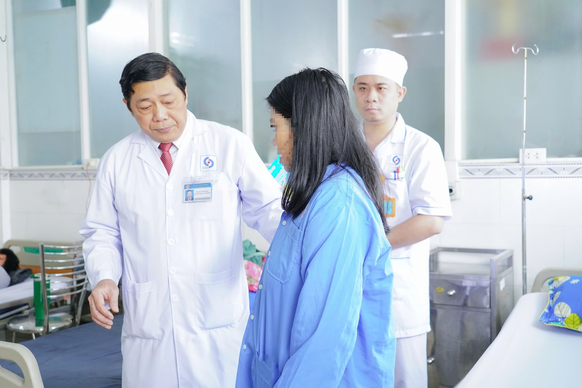 Người dân sẽ không còn phải tạm ứng viện phí khi nhập viện- Ảnh 1. Người dân sẽ không còn phải tạm ứng viện phí khi nhập viện- Ảnh 1.