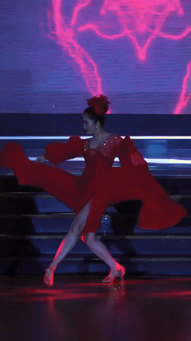 Kh&aacute;nh Thi qu&aacute; ch&oacute;i mắt: 7 năm mới trở lại s&agrave;n nhảy vẫn giật trọn spotlight, lấn &aacute;t cả Phan Hiển - Thu Hương- Ảnh 3.