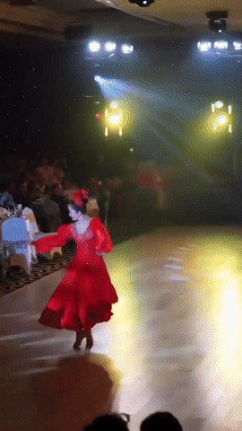 Kh&aacute;nh Thi qu&aacute; ch&oacute;i mắt: 7 năm mới trở lại s&agrave;n nhảy vẫn giật trọn spotlight, lấn &aacute;t cả Phan Hiển - Thu Hương- Ảnh 6.