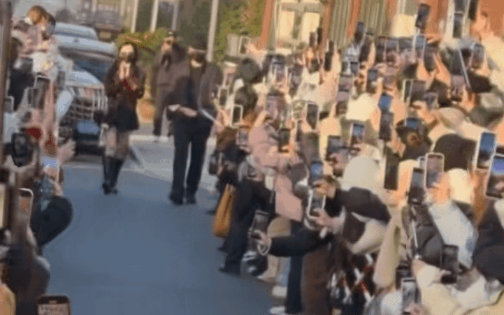 Gọi mỹ nh&acirc;n n&agrave;y l&agrave; 