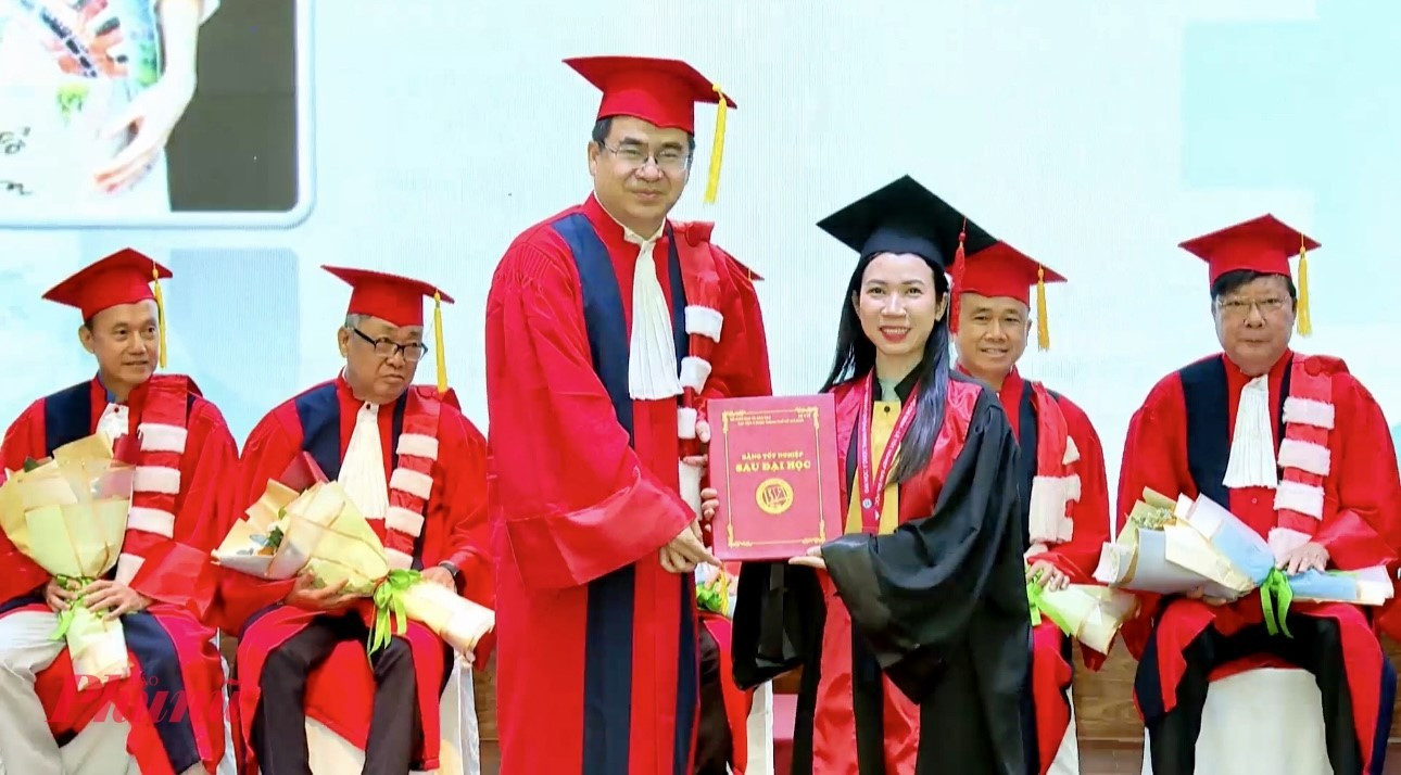 Rộ quảng c&aacute;o &ocirc;n thi b&aacute;c sĩ nội tr&uacute;, ĐH Y Dược TPHCM cảnh b&aacute;o- Ảnh 1.