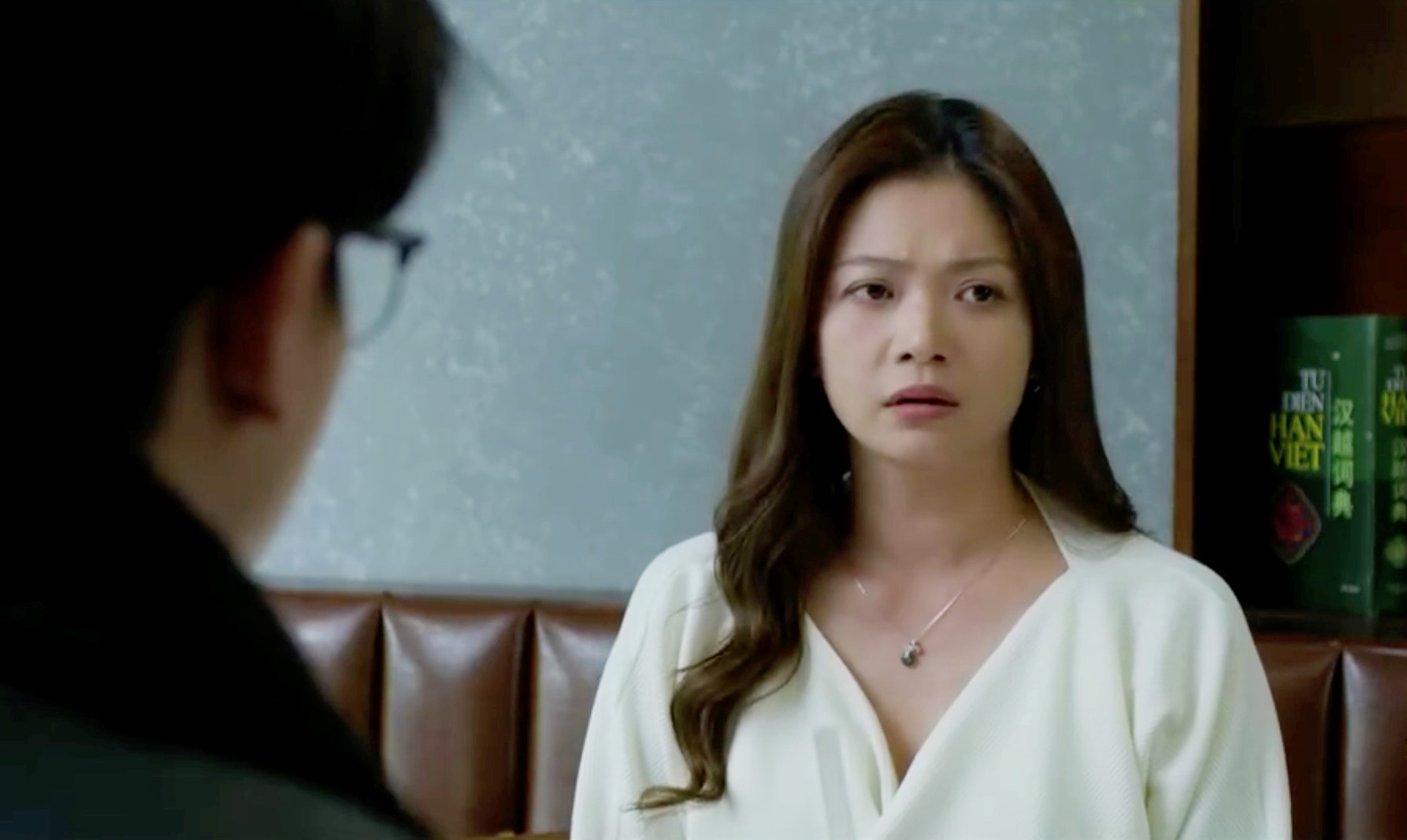 Nữ chính phim Việt giờ vàng EQ thấp cùng cực- Ảnh 4. Nữ chính phim Việt giờ vàng EQ thấp cùng cực- Ảnh 4.