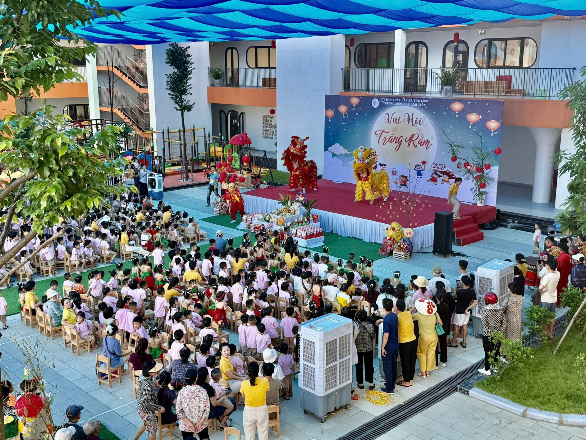 Nh&igrave;n cơ sở vật chất HO&Agrave;NH TR&Aacute;NG, to rộng cỡ n&agrave;y, ai m&agrave; nghĩ được: Đ&acirc;y chỉ l&agrave; một trường mầm non c&ocirc;ng lập!- Ảnh 6.