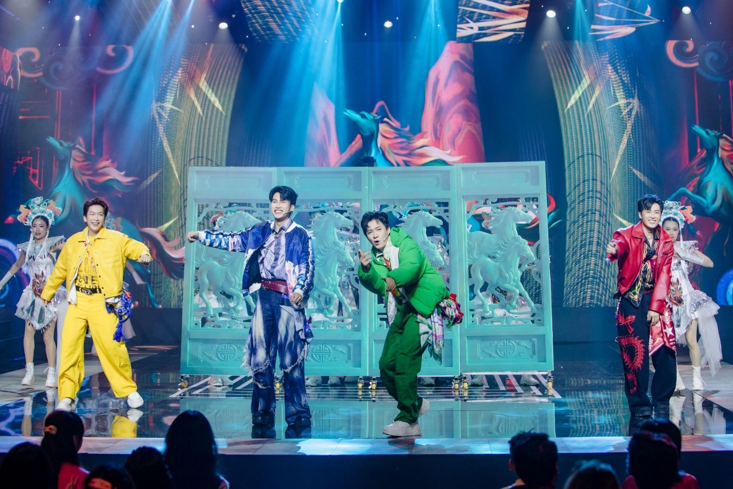 Tổng đạo diễn Trần Thành Trung và cuộc chơi lớn mở màn Gala Nhạc Việt Tết 2026- Ảnh 2. Tổng đạo diễn Trần Thành Trung và cuộc chơi lớn mở màn Gala Nhạc Việt Tết 2026- Ảnh 2.