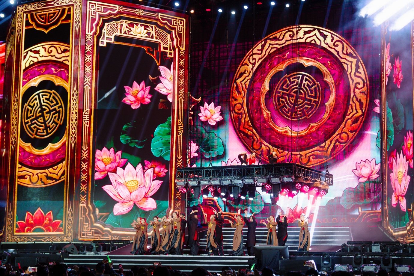 “Hòa nhạc Ánh sáng 2026” – Bản hòa ca của ánh sáng, di sản và khát vọng Việt Nam- Ảnh 4. “Hòa nhạc Ánh sáng 2026” – Bản hòa ca của ánh sáng, di sản và khát vọng Việt Nam- Ảnh 4.