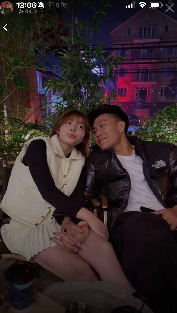 Xôn xao ảnh Lý Đức tình tứ nắm tay hotgirl bắn súng Phí Thanh Thảo sau drama tình ái- Ảnh 1. Xôn xao ảnh Lý Đức tình tứ nắm tay hotgirl bắn súng Phí Thanh Thảo sau drama tình ái- Ảnh 1.