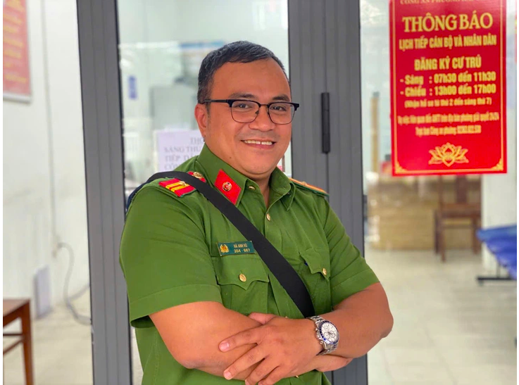 Clip dàn dựng phê ma túy của đơn vị gây sốt mạng xã hội: Trưởng Công an phường nói gì?- Ảnh 1. Clip dàn dựng phê ma túy của đơn vị gây sốt mạng xã hội: Trưởng Công an phường nói gì?- Ảnh 1.