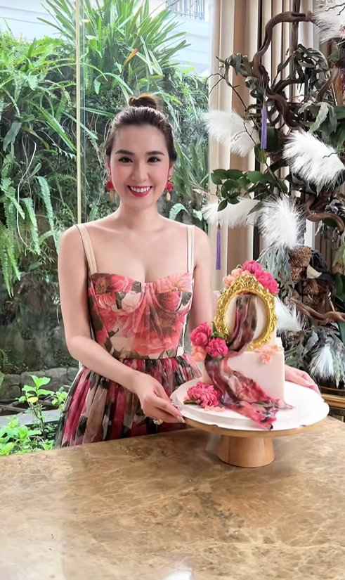 &ldquo;Ngọc Loan l&agrave;m thế kh&ocirc;ng sợ người ta nghĩ quẩn &agrave;?&rdquo;- Ảnh 15.