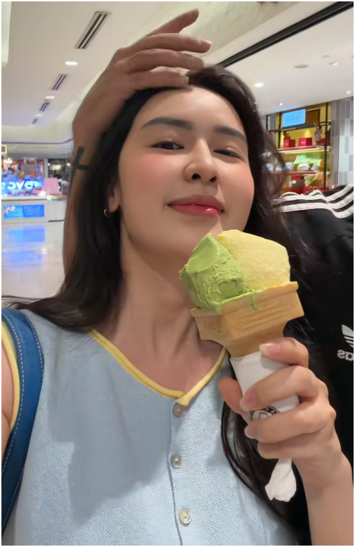 Chồng Ph&oacute; chủ tịch cứ l&agrave;m điều n&agrave;y với Quy&ecirc;n Qui suốt th&ocirc;i- Ảnh 6.