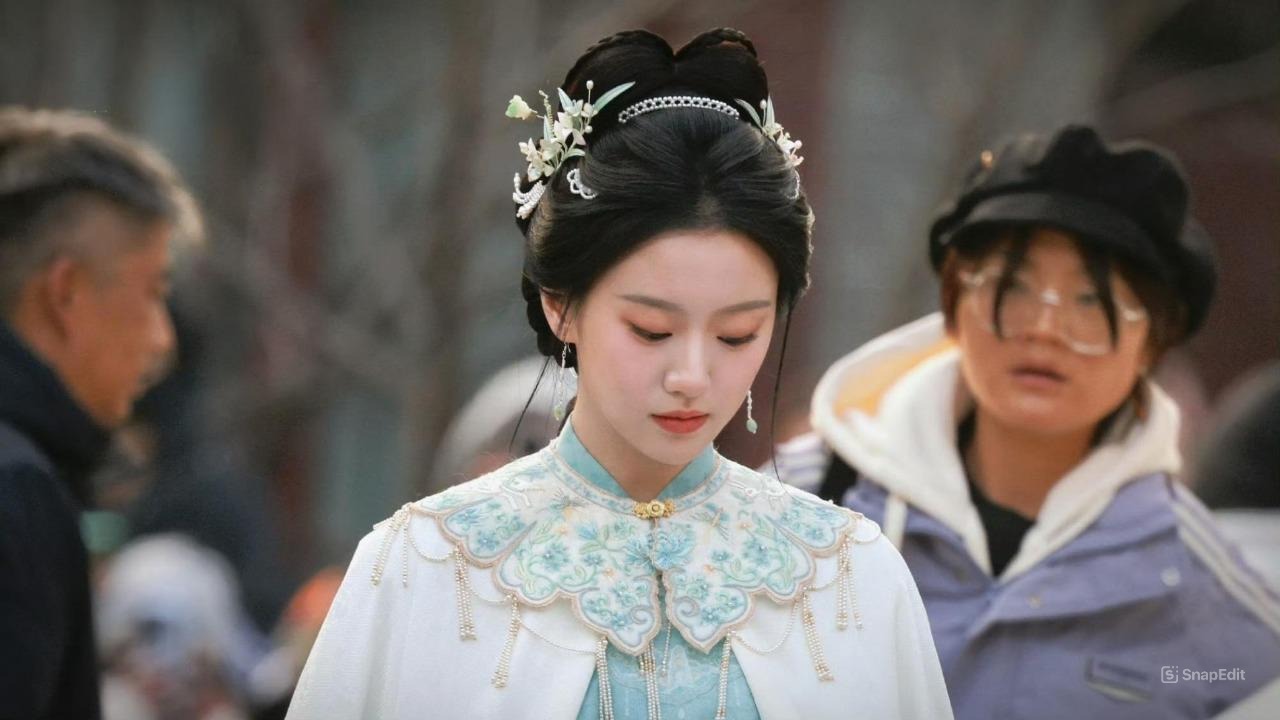 Phong hoa tuyệt đại cũng kh&ocirc;ng đủ h&igrave;nh dung mỹ nh&acirc;n n&agrave;y: Trời sinh để đ&oacute;ng cổ trang, ngắm một hồi tưởng xuy&ecirc;n kh&ocirc;ng- Ảnh 2.