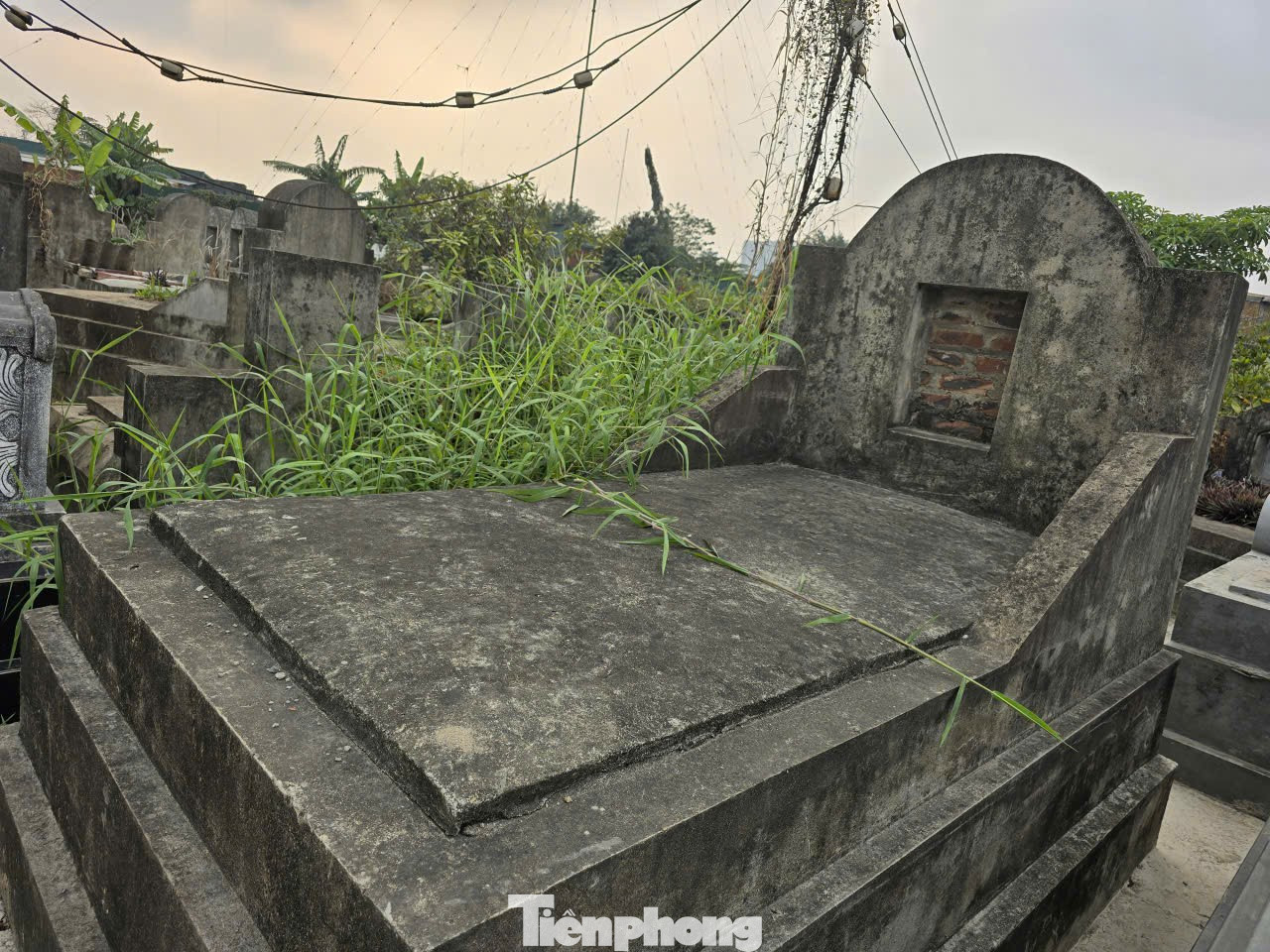 Hơn 300 ng&ocirc;i mộ kh&ocirc;ng c&oacute; th&ocirc;ng tin ở H&agrave; Nội: Chi tiết g&acirc;y bất ngờ- Ảnh 4.