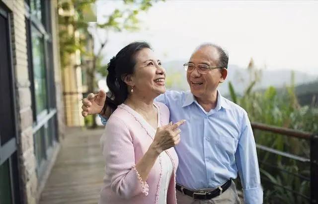 Sau 75 tuổi, hầu hết nam giới rơi v&agrave;o 5 