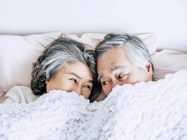 Sau 75 tuổi, hầu hết nam giới rơi v&agrave;o 5 