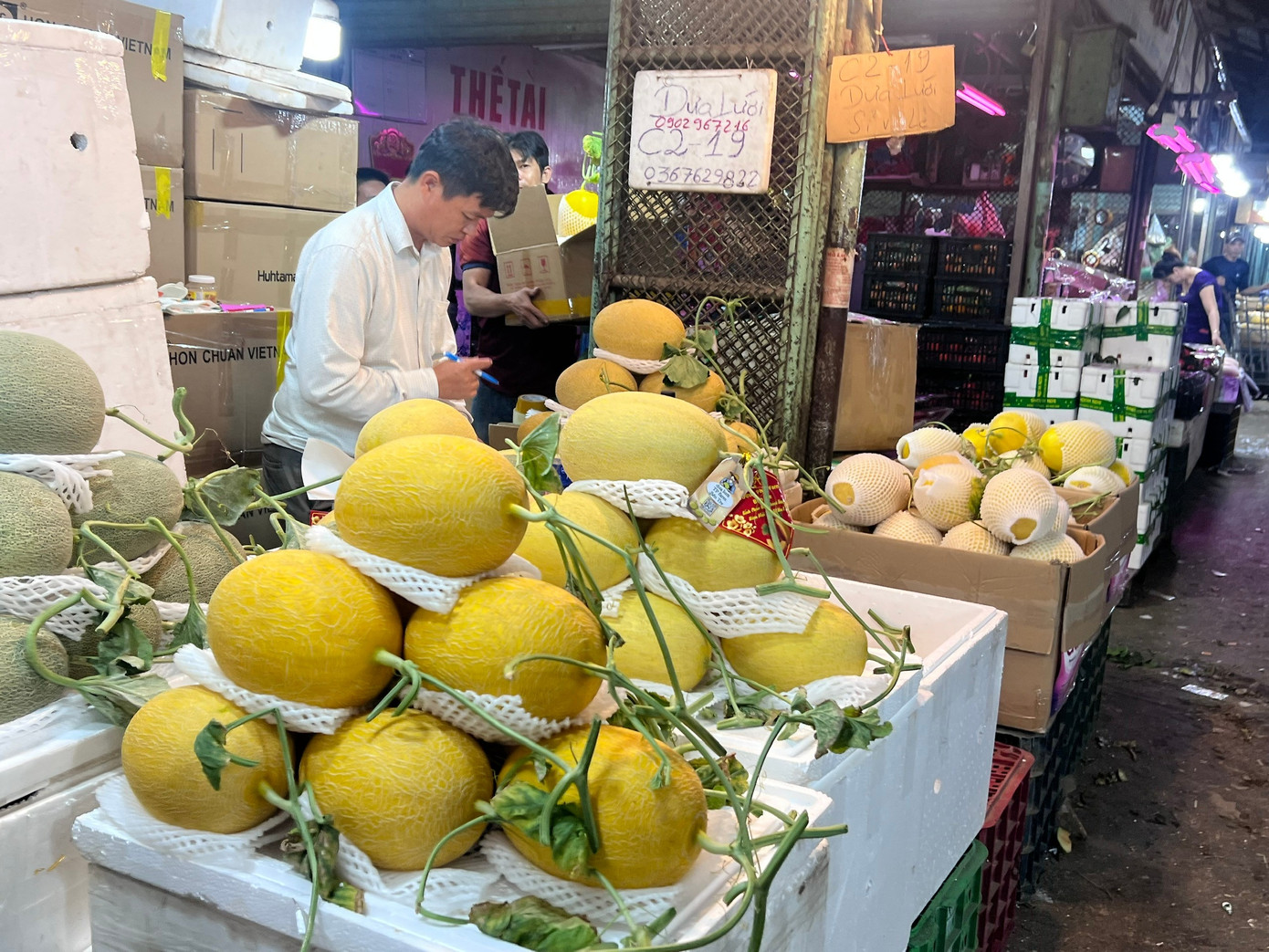 Lạc lối ở chợ đầu mối, săn sản vật 'ngon, size khủng' với gi&aacute; rẻ kh&ocirc;ng tưởng về ăn Tết- Ảnh 27.