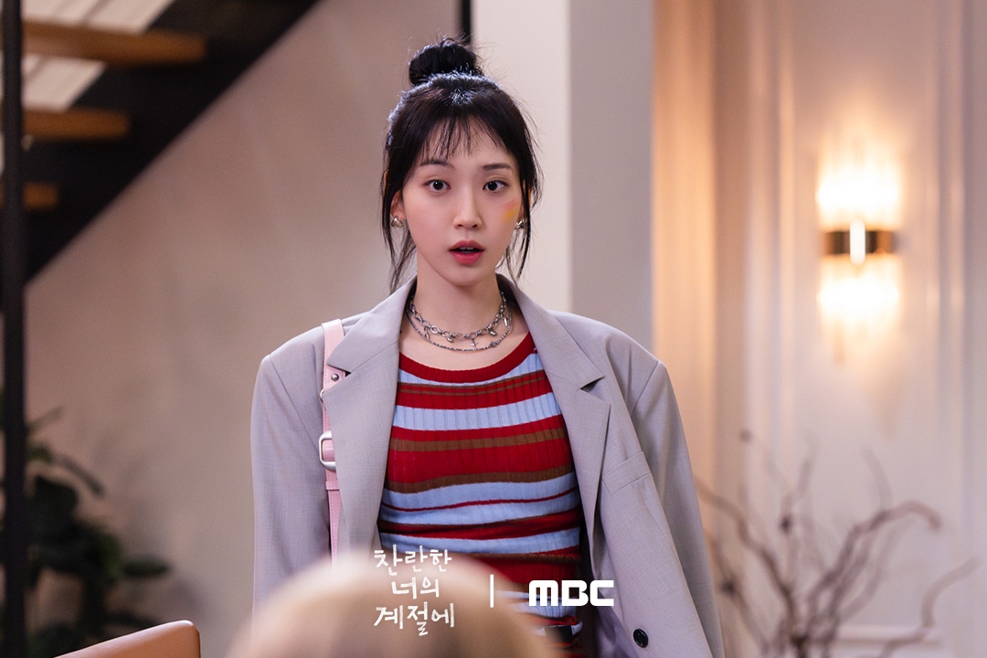 Th&iacute;ch ngắm g&aacute;i xinh th&igrave; cứ phim H&agrave;n n&agrave;y m&agrave; chiến: Nữ ch&iacute;nh chuẩn c&agrave;nh v&agrave;ng l&aacute; ngọc, nữ phụ cũng đẹp đi&ecirc;n cả người- Ảnh 7.