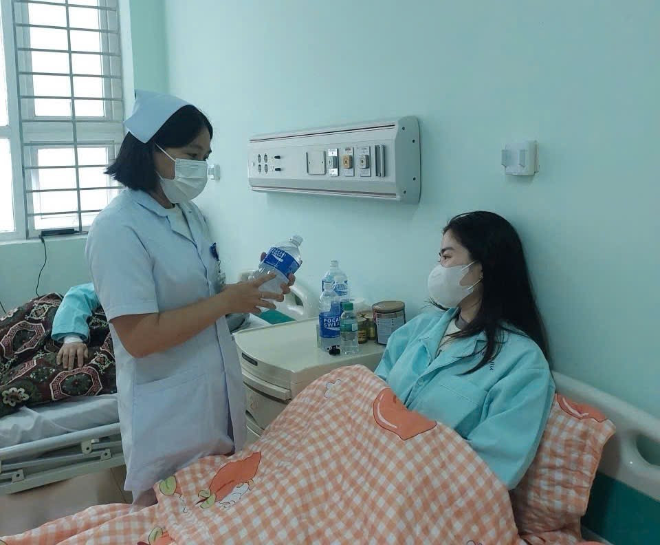 Ph&aacute;t hiện E.coli trong thực phẩm tiệc tất ni&ecirc;n ở TPHCM khiến 46 người nhập viện- Ảnh 1.