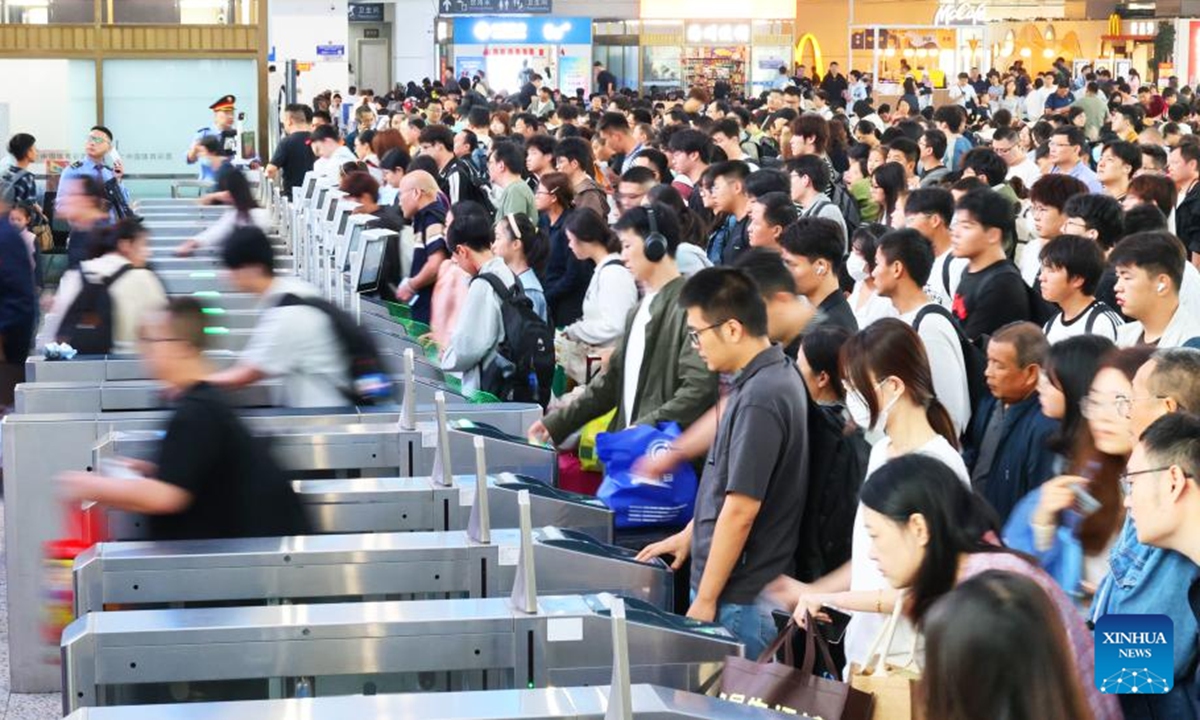 Chỉ v&agrave;i ng&agrave;y nữa sẽ c&oacute; 9,5 tỷ lượt người c&ugrave;ng di chuyển ở 1 nơi: Ph&aacute; vỡ kỷ lục, l&agrave;m n&ecirc;n &ldquo;cuộc di cư lớn nhất trong lịch sử&rdquo;- Ảnh 2.