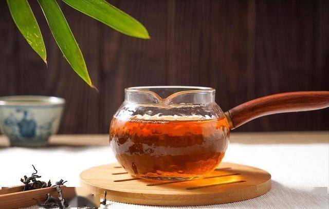 4 kiểu uống tr&agrave; được đưa v&agrave;o "danh s&aacute;ch tổn thương gan": D&ugrave; th&iacute;ch bao nhi&ecirc;u cũng phải ngậm miệng- Ảnh 1.