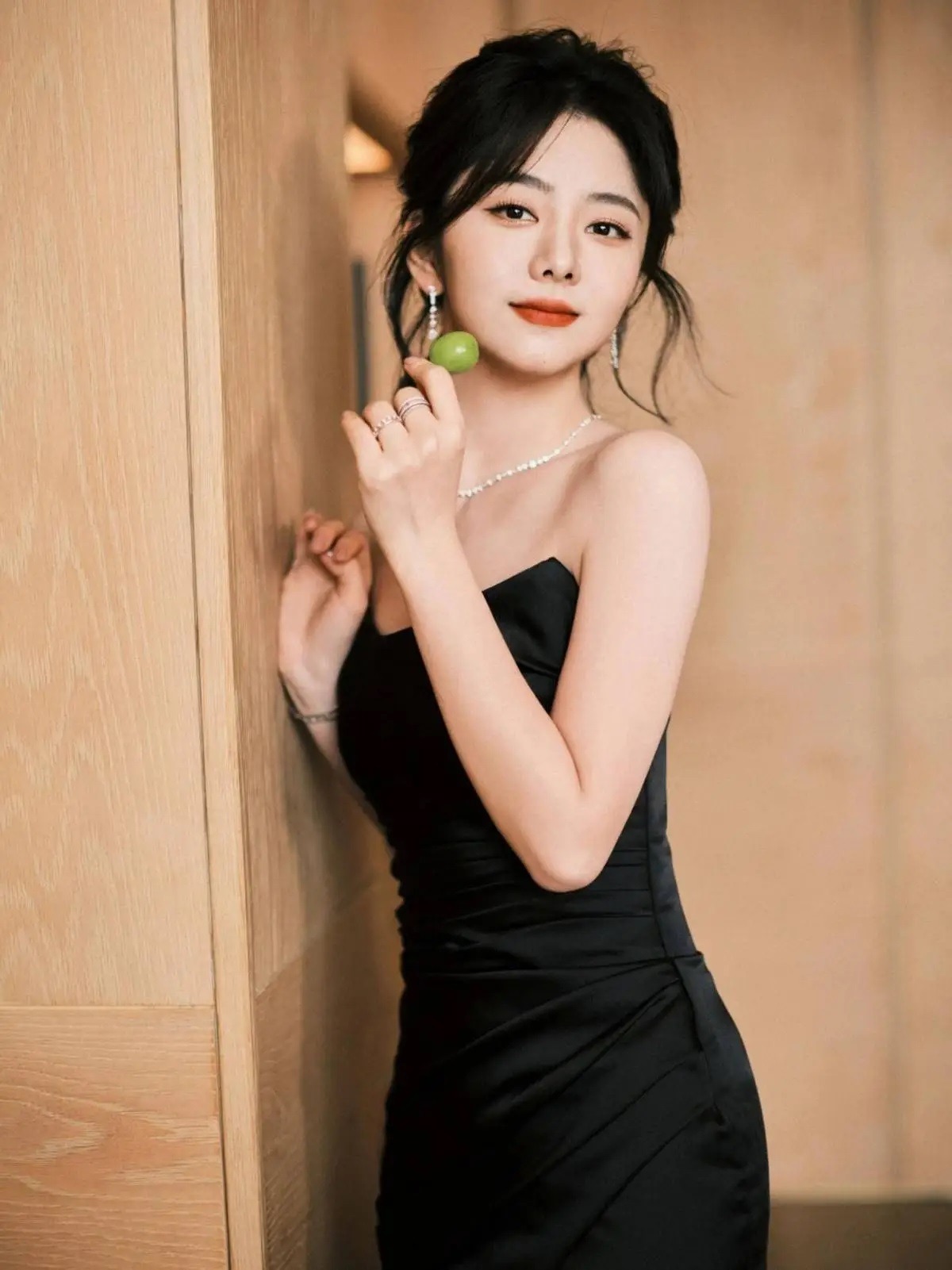 Th&aacute;nh hack tuổi đẹp nhất Trung Quốc m&ecirc; t&iacute;t local brand Việt- Ảnh 1.