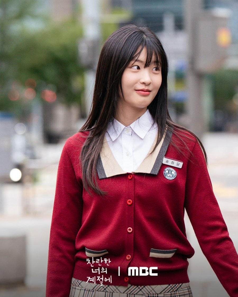 Th&iacute;ch ngắm g&aacute;i xinh th&igrave; cứ phim H&agrave;n n&agrave;y m&agrave; chiến: Nữ ch&iacute;nh chuẩn c&agrave;nh v&agrave;ng l&aacute; ngọc, nữ phụ cũng đẹp đi&ecirc;n cả người- Ảnh 10.