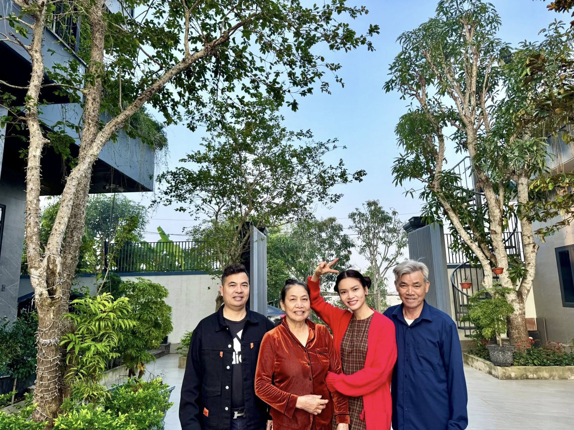 Nữ NSND sở hữu biệt phủ 10.000m2 ở H&agrave; Nội, 42 tuổi t&aacute;i h&ocirc;n, vừa x&acirc;y biệt thự mới 10 ph&ograve;ng ngủ- Ảnh 7.