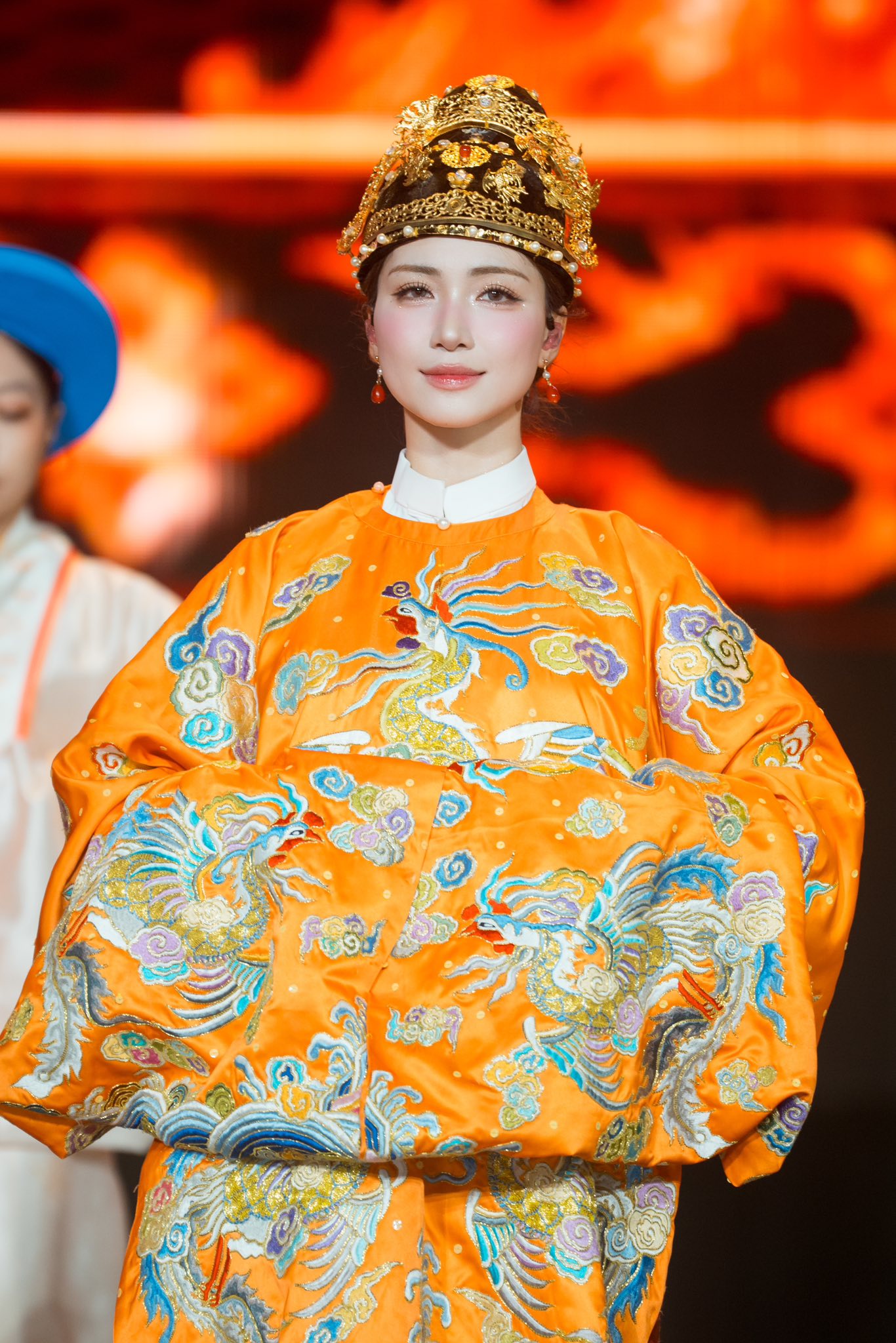 Nữ ca sĩ được Bộ VH-TT-DL vinh danh: Tổ chức fan-concert 8000 người, cả d&agrave;n sao hạng A g&oacute;p vui- Ảnh 7.