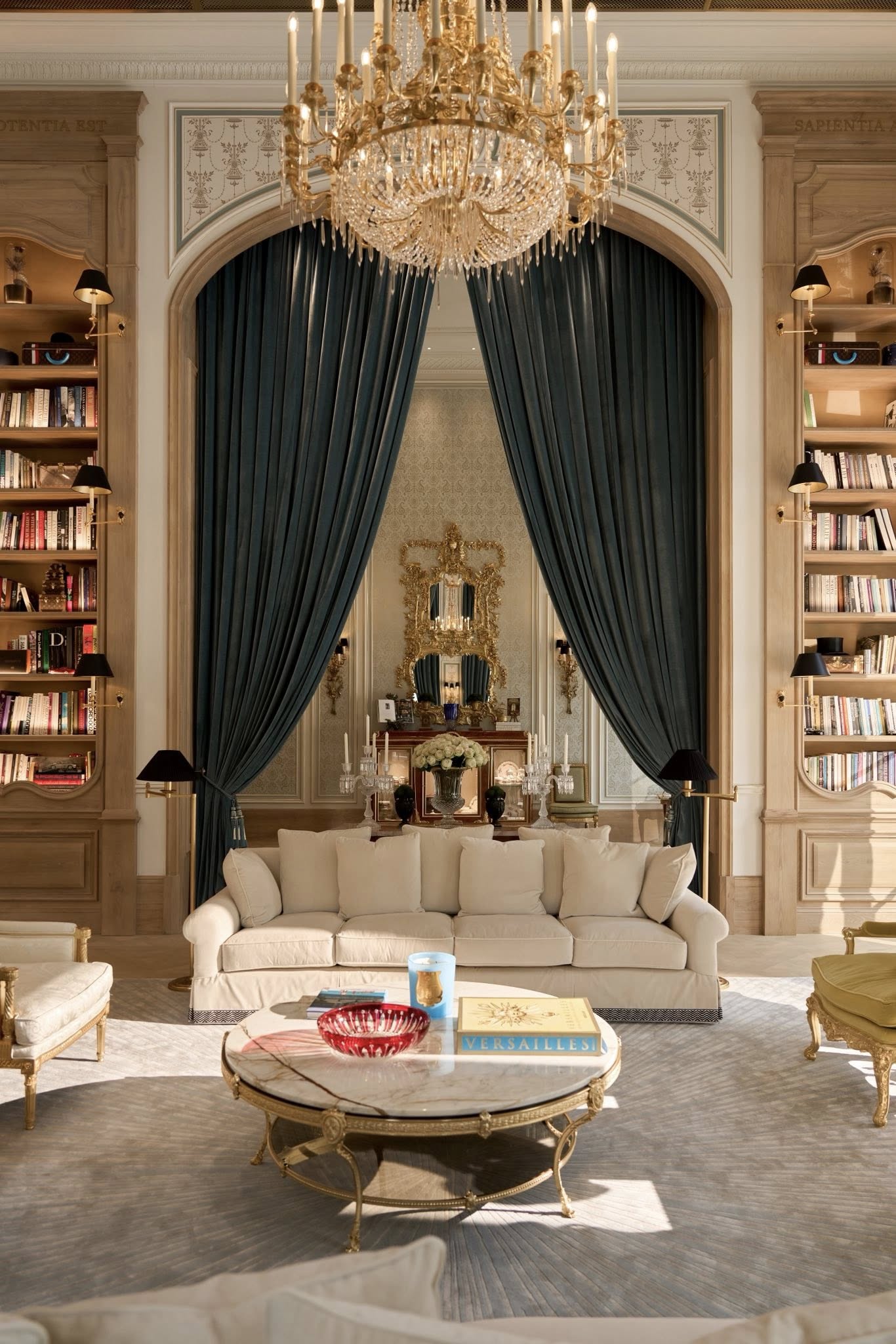 Th&aacute;i C&ocirc;ng phản ph&aacute;o- Ảnh 4.