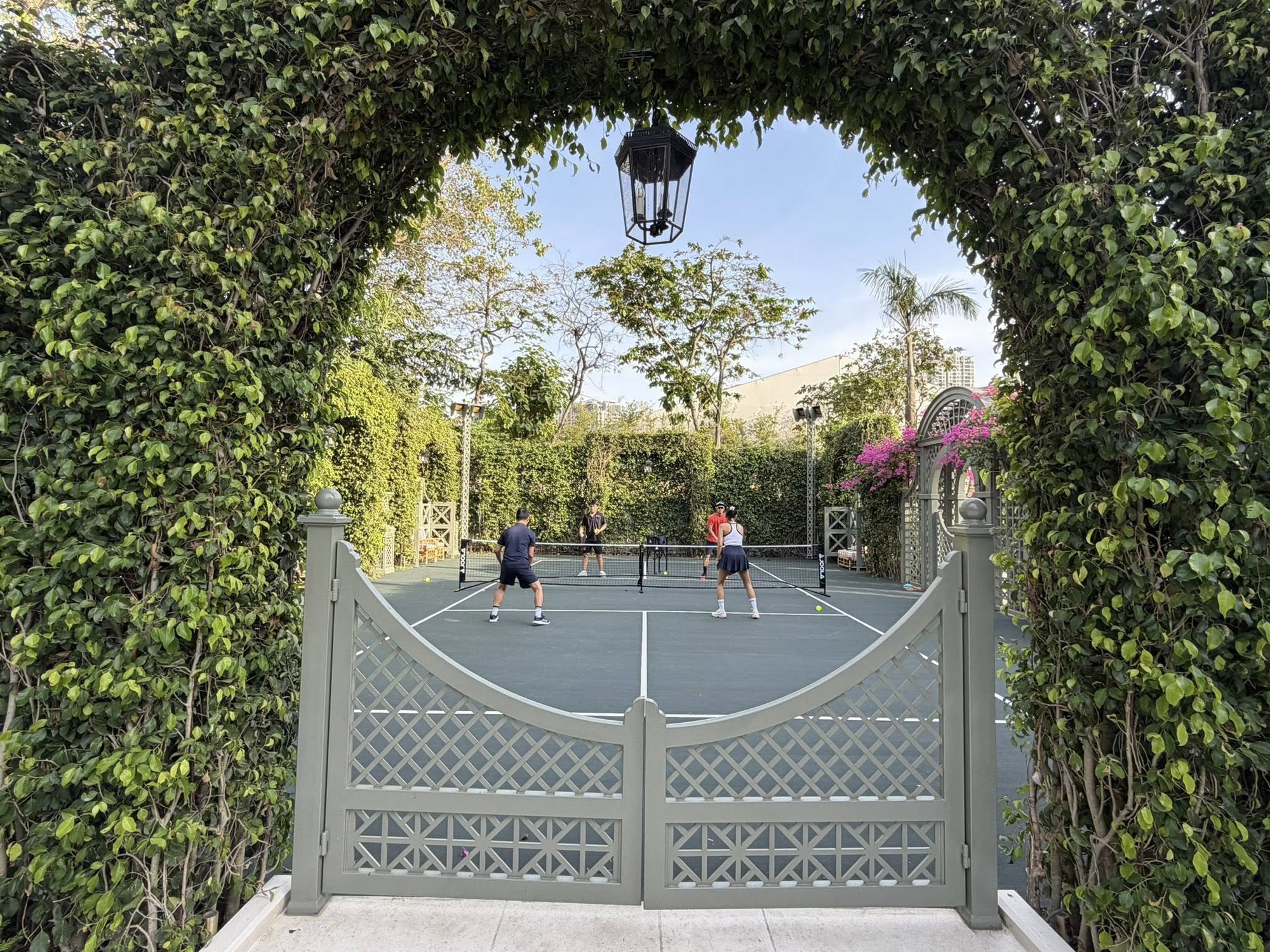 Th&aacute;i C&ocirc;ng phản ph&aacute;o- Ảnh 10.