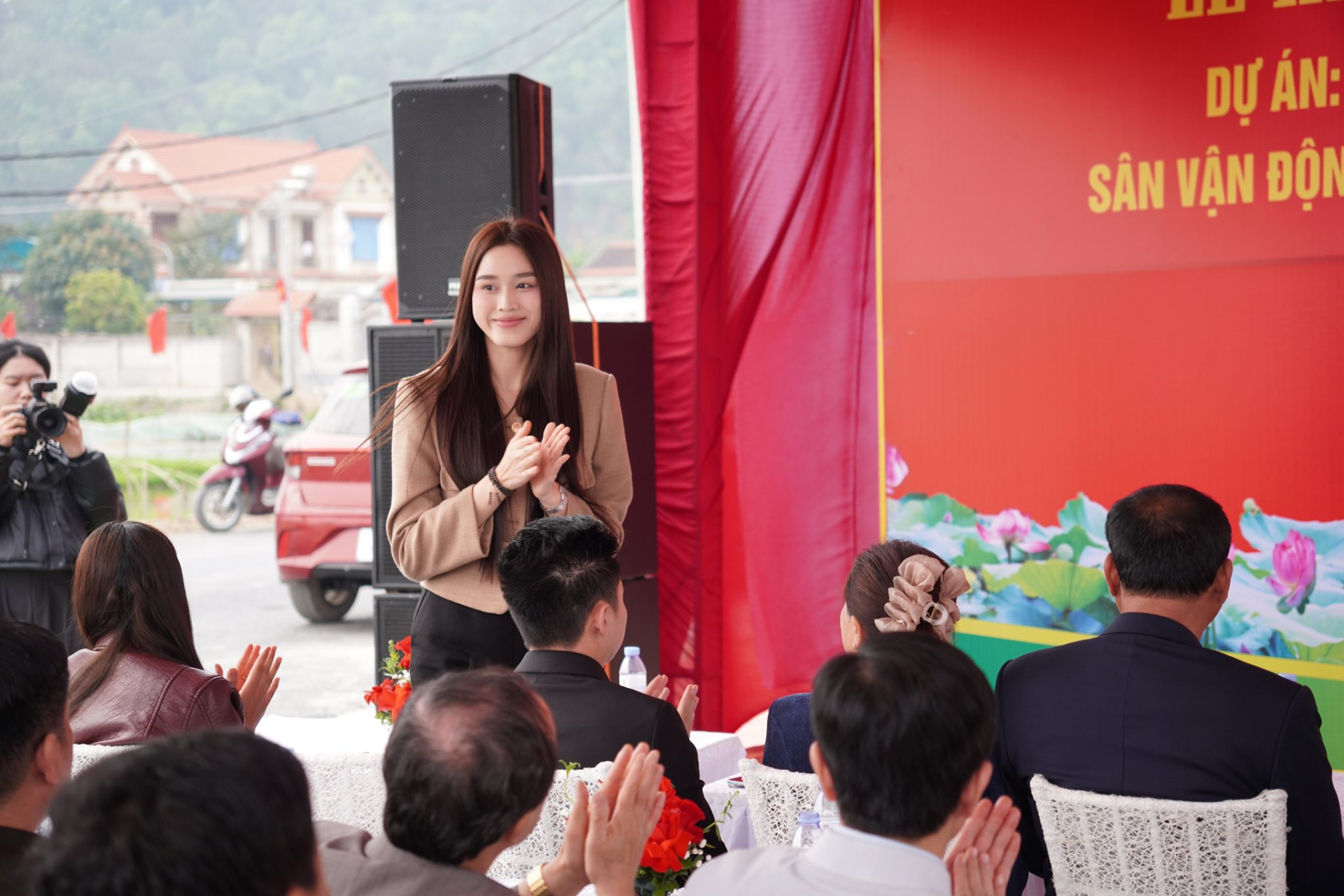 2,6 tỷ sau đ&aacute;m cưới của Hoa hậu Đỗ H&agrave; v&agrave; TGĐ Viết Vương- Ảnh 3.