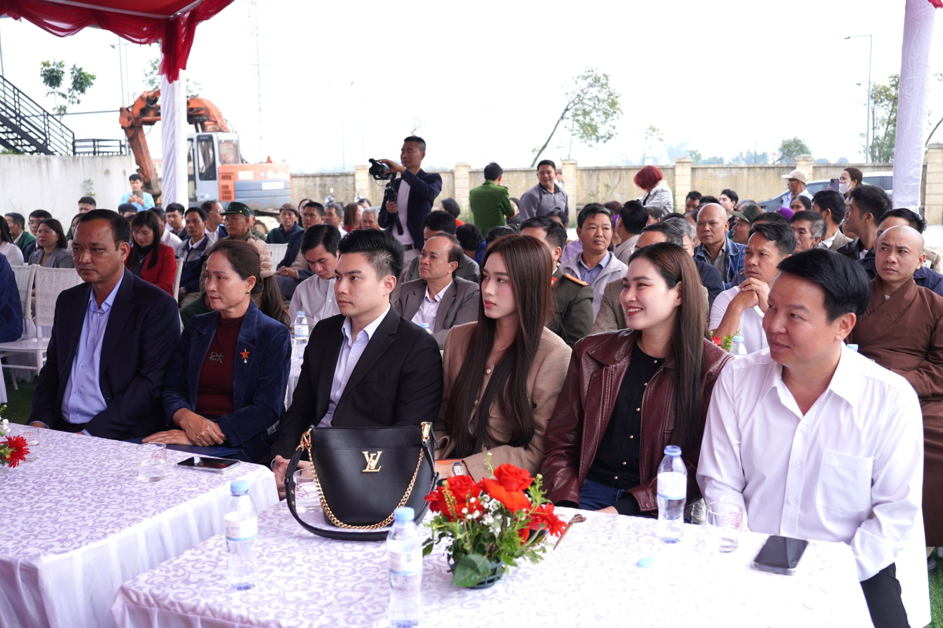 2,6 tỷ sau đ&aacute;m cưới của Hoa hậu Đỗ H&agrave; v&agrave; TGĐ Viết Vương- Ảnh 2.