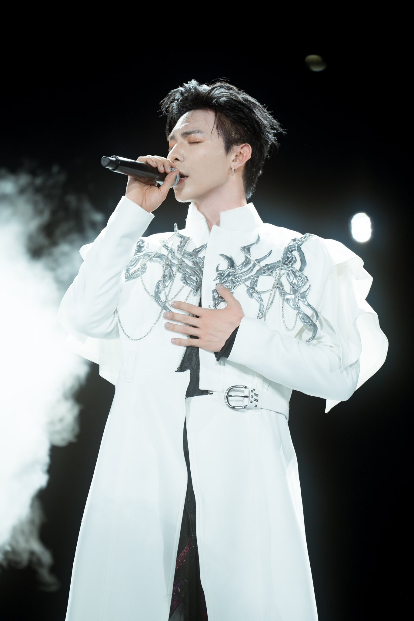 Nữ ca sĩ được Bộ VH-TT-DL vinh danh: Tổ chức fan-concert 8000 người, cả d&agrave;n sao hạng A g&oacute;p vui- Ảnh 14.