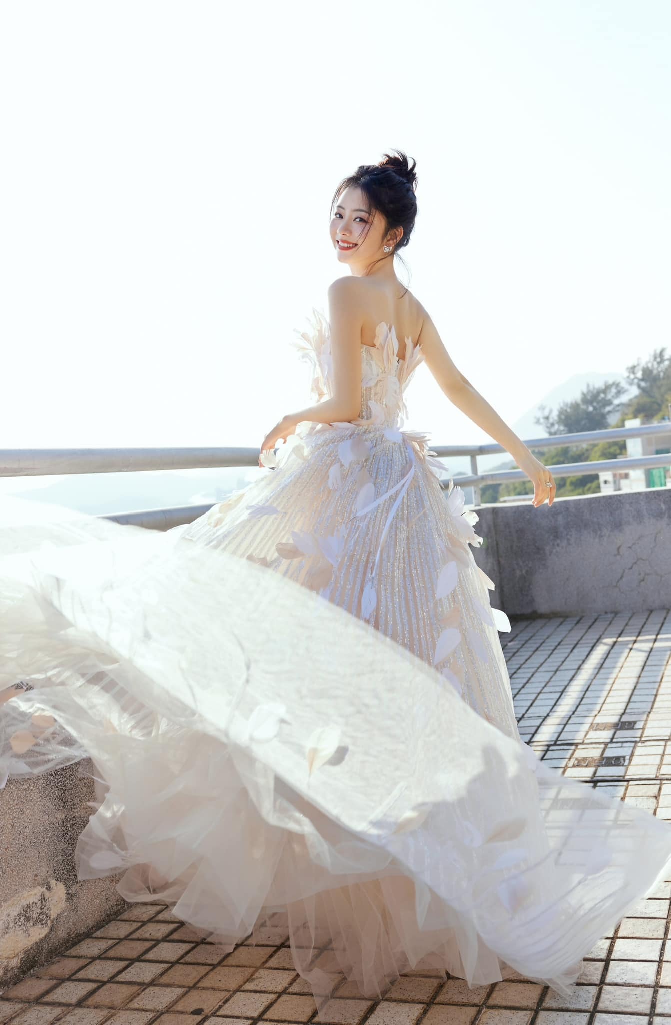 Th&aacute;nh hack tuổi đẹp nhất Trung Quốc m&ecirc; t&iacute;t local brand Việt- Ảnh 13.