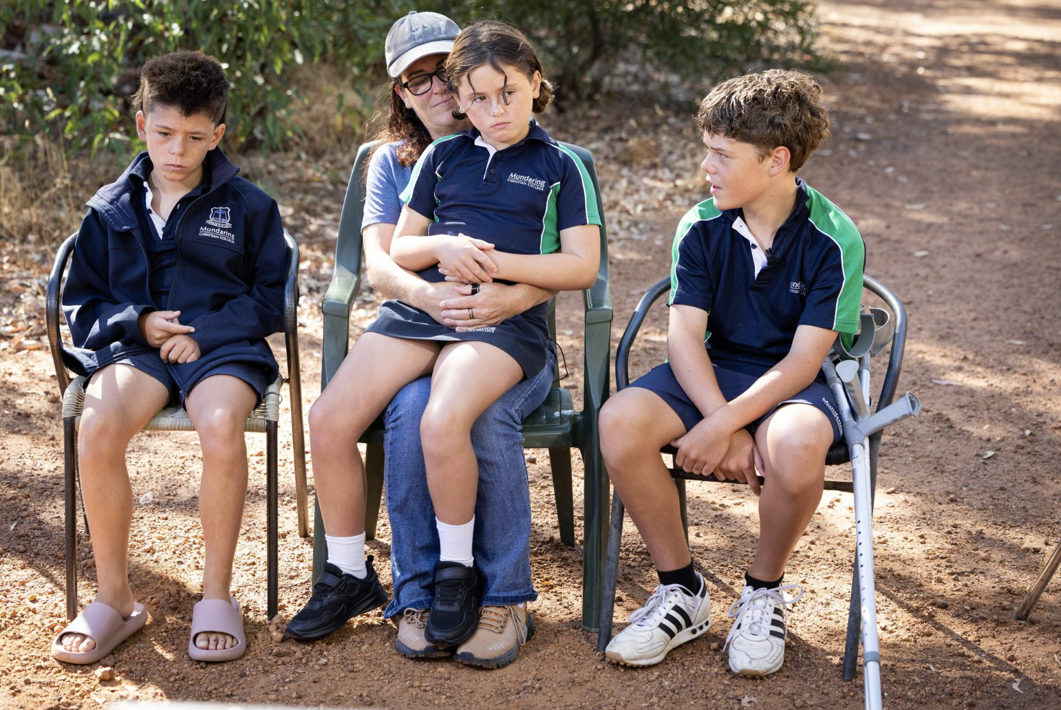 Cả thế giới sửng sốt trước c&acirc;u chuyện cậu b&eacute; 13 tuổi bơi hơn 4km vượt d&ograve;ng &ldquo;nghẹt thở&rdquo; để cứu sống cả gia đ&igrave;nh- Ảnh 2.