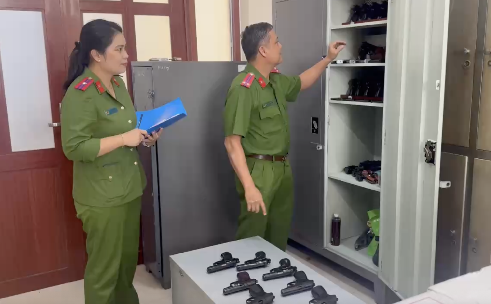 H&igrave;nh ảnh trinh s&aacute;t C&ocirc;ng an TPHCM ập v&agrave;o s&agrave;o huyệt của đầu nậu ma tu&yacute;- Ảnh 7.