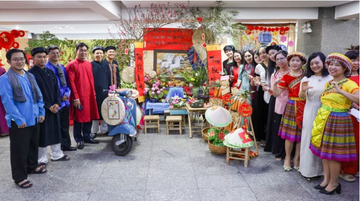 Một trường đại học g&acirc;y bất ngờ khi chi h&agrave;ng chục tỷ đồng thưởng Tết B&iacute;nh Ngọ 2026- Ảnh 2.