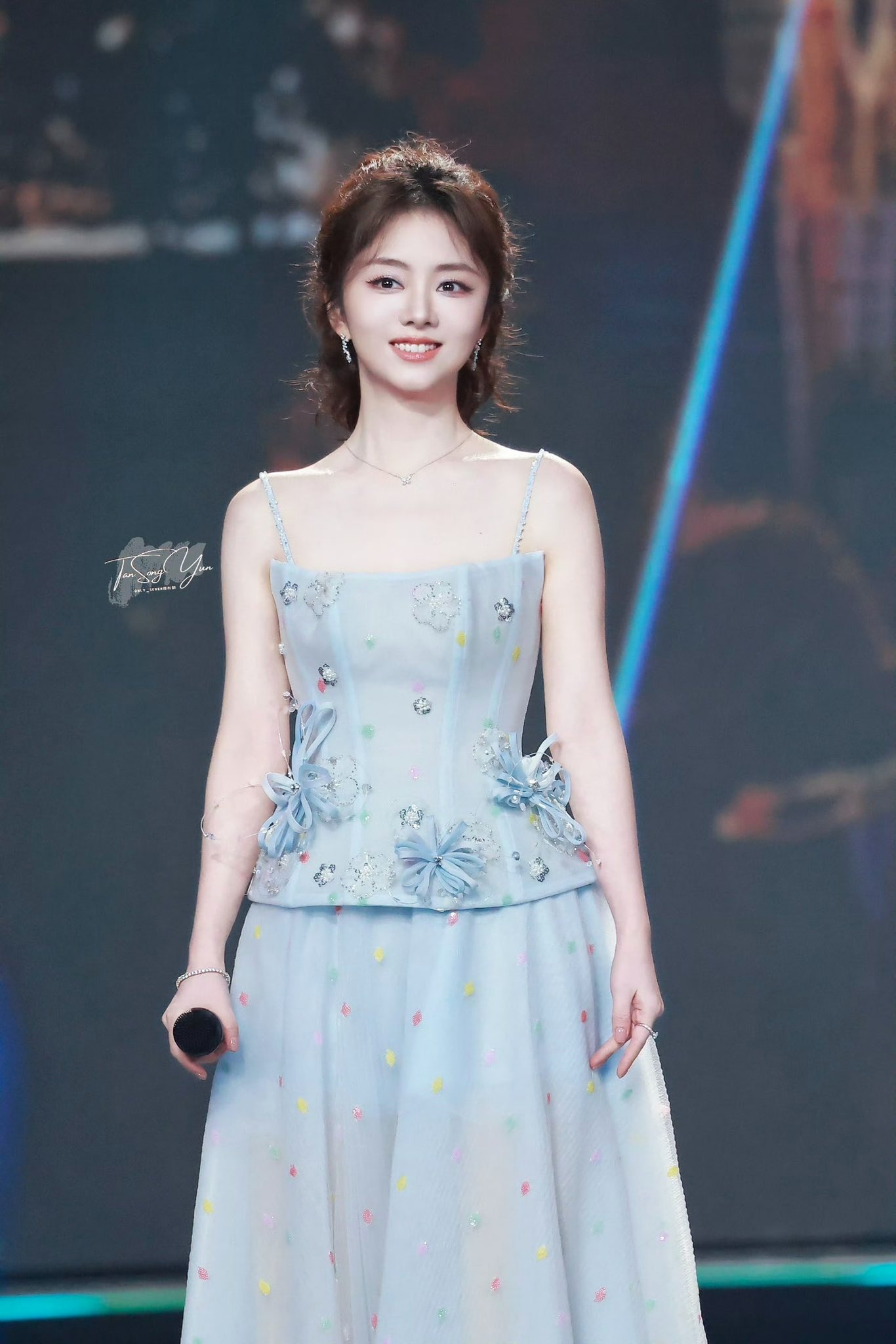 Th&aacute;nh hack tuổi đẹp nhất Trung Quốc m&ecirc; t&iacute;t local brand Việt- Ảnh 6.