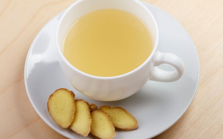 Người đ&agrave;n &ocirc;ng 48 tuổi uống tr&agrave; gừng mỗi ng&agrave;y, 1 năm sau đi kh&aacute;m kết quả khiến b&aacute;c sĩ 