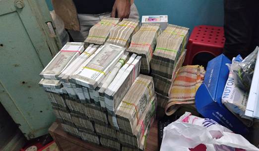 Đột k&iacute;ch h&agrave;ng loạt kho h&agrave;ng vận tải, tịch thu 29 kg v&agrave;ng xếp đống trị gi&aacute; 140 tỷ đồng v&agrave; 8,7 tỷ tiền mặt c&oacute; dấu hiệu lạ- Ảnh 2.