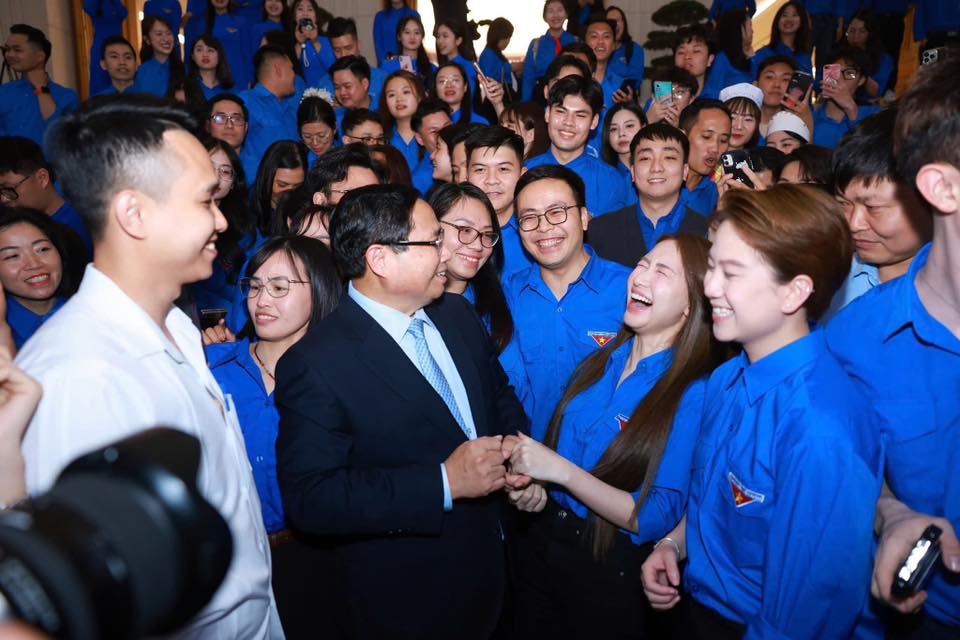 Nữ ca sĩ được Bộ VH-TT-DL vinh danh: Tổ chức fan-concert 8000 người, cả d&agrave;n sao hạng A g&oacute;p vui- Ảnh 18.