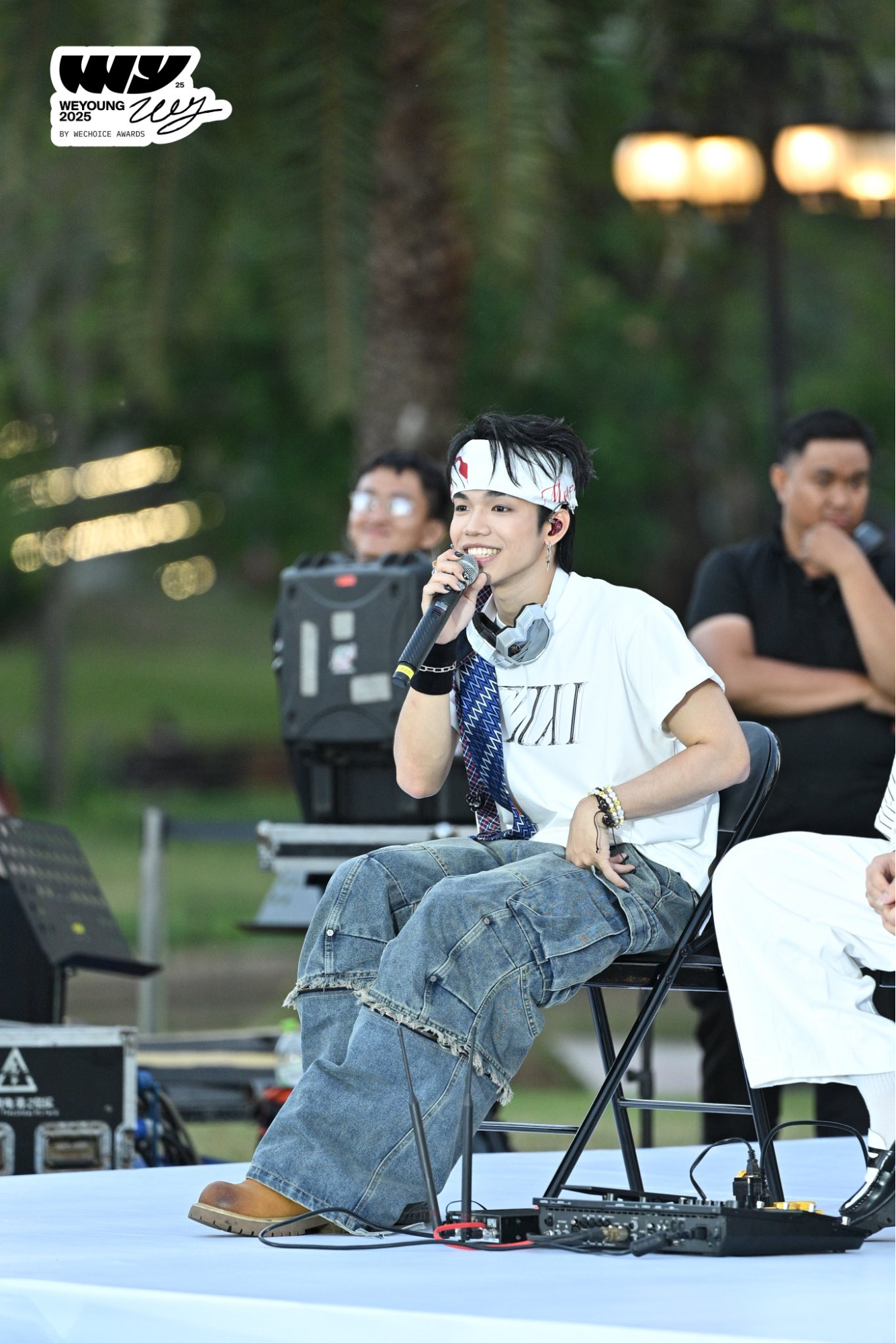 Trăm Phần Trăm Trẻ Live Session: Bữa tiệc &acirc;m nhạc khiến Gen Z đứng ngồi kh&ocirc;ng y&ecirc;n, c&agrave;ng nghe c&agrave;ng &ldquo;d&iacute;nh&rdquo;- Ảnh 4.