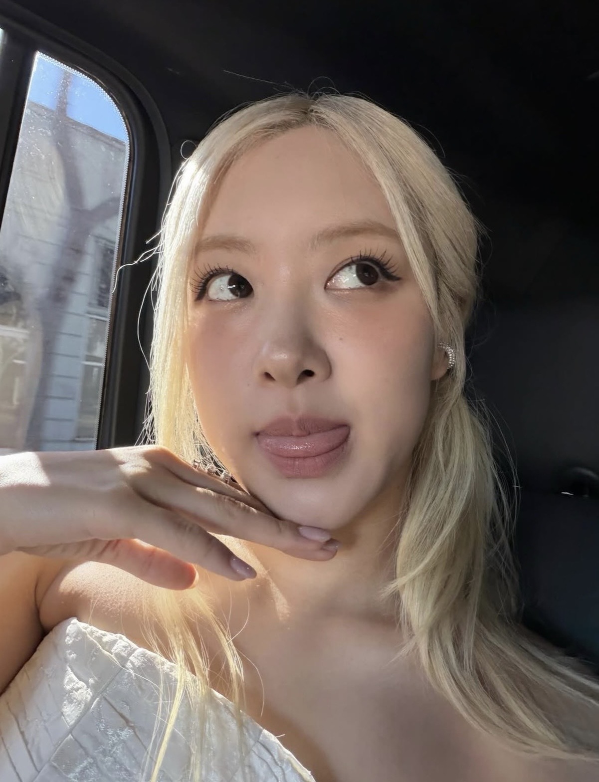 Trở th&agrave;nh gương mặt đẹp nhất thế giới, Ros&eacute; tiết lộ b&iacute; k&iacute;p: Ăn nhiều 2 m&oacute;n v&agrave;o m&ugrave;a đ&ocirc;ng- Ảnh 1.