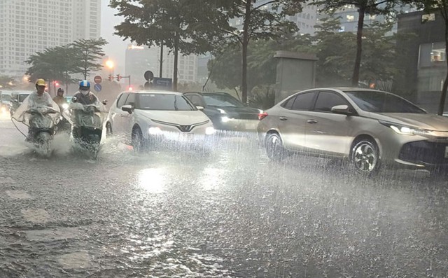 Miền Bắc sắp đ&oacute;n đợt kh&ocirc;ng kh&iacute; lạnh mạnh, nhiều nơi mưa to, r&eacute;t đậm- Ảnh 1.