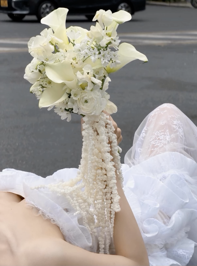 MC Huyền Trang M&ugrave; Tạt khoe visual xinh đẹp sắc sảo chụp ảnh cưới c&ugrave;ng tuyển thủ U23 Việt Nam từng chấn động Thường Ch&acirc;u- Ảnh 2.