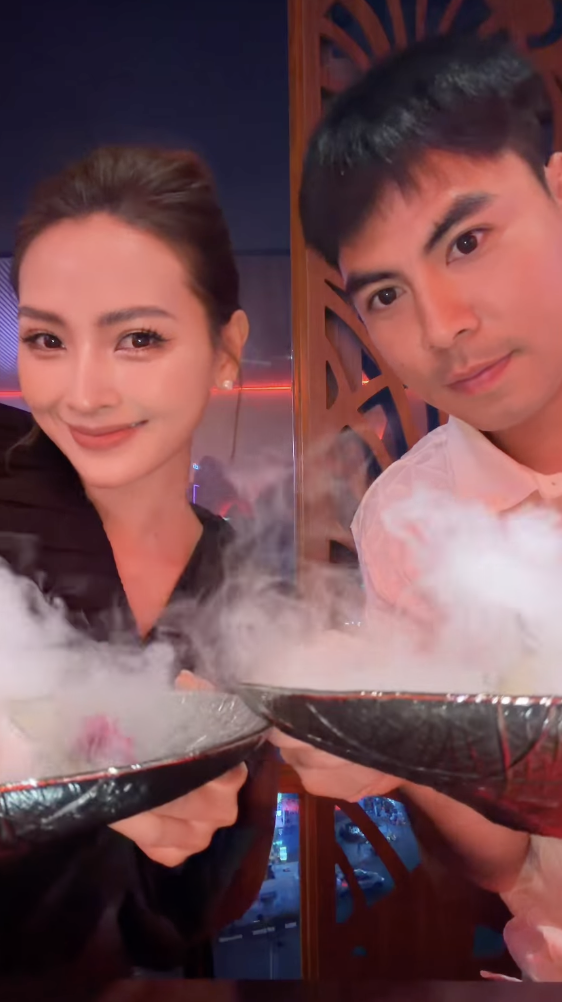 MC Huyền Trang M&ugrave; Tạt khoe visual xinh đẹp sắc sảo chụp ảnh cưới c&ugrave;ng tuyển thủ U23 Việt Nam từng chấn động Thường Ch&acirc;u- Ảnh 3.