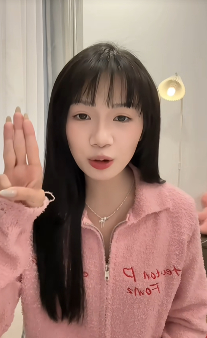 "T&oacute;m d&iacute;nh" cảnh t&igrave;nh tứ của ViruSs v&agrave; nữ trợ l&yacute; Thảo Đ&acirc;y ở Quy Nhơn- Ảnh 7.