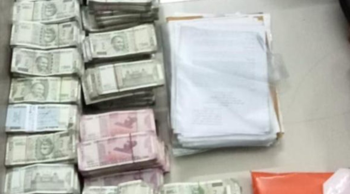 Bắt 1 CEO c&ocirc;ng ty sữa tại ch&acirc;u &Aacute; v&igrave; nhận hối lộ, thu giữ gần 10 tỷ đồng tiền mặt- Ảnh 2.