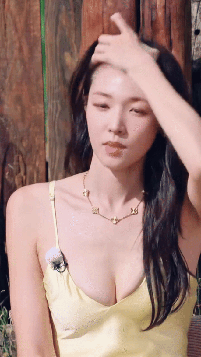 Drama queen hot nhất show hẹn h&ograve;: Sắc v&oacute;c đỉnh, khoảnh khắc mặc v&aacute;y b&igrave;nh d&acirc;n viral c&otilde;i mạng- Ảnh 1.